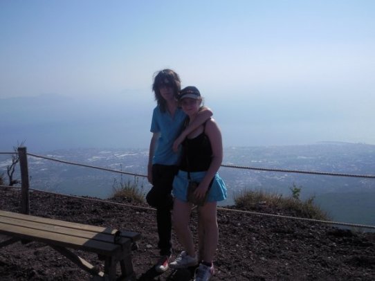 1929286_160903318205_6433066_n